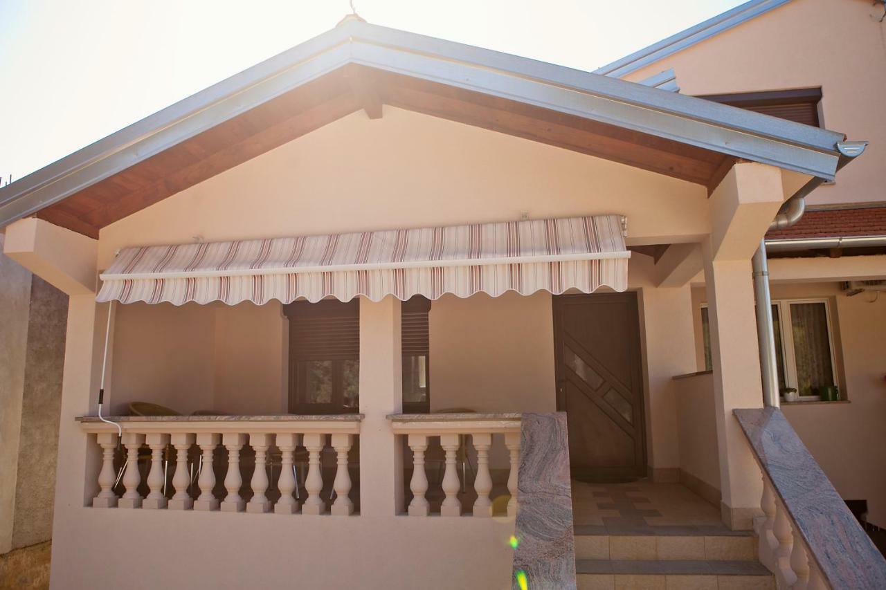 Apartments Classic#Bnm Biograd Na Moru Exteriör bild